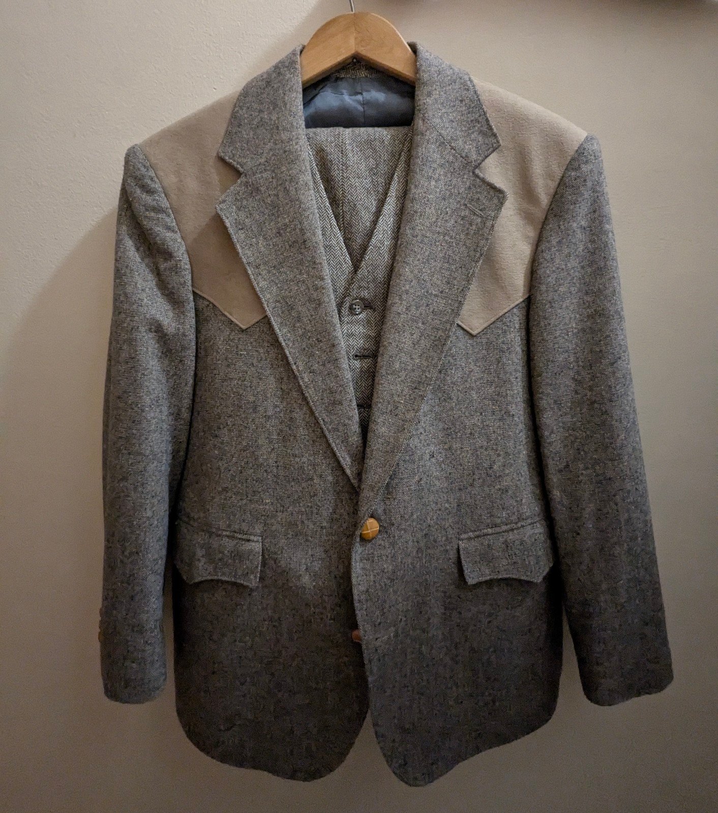 Western Suit Tan Wool 29x28 38R