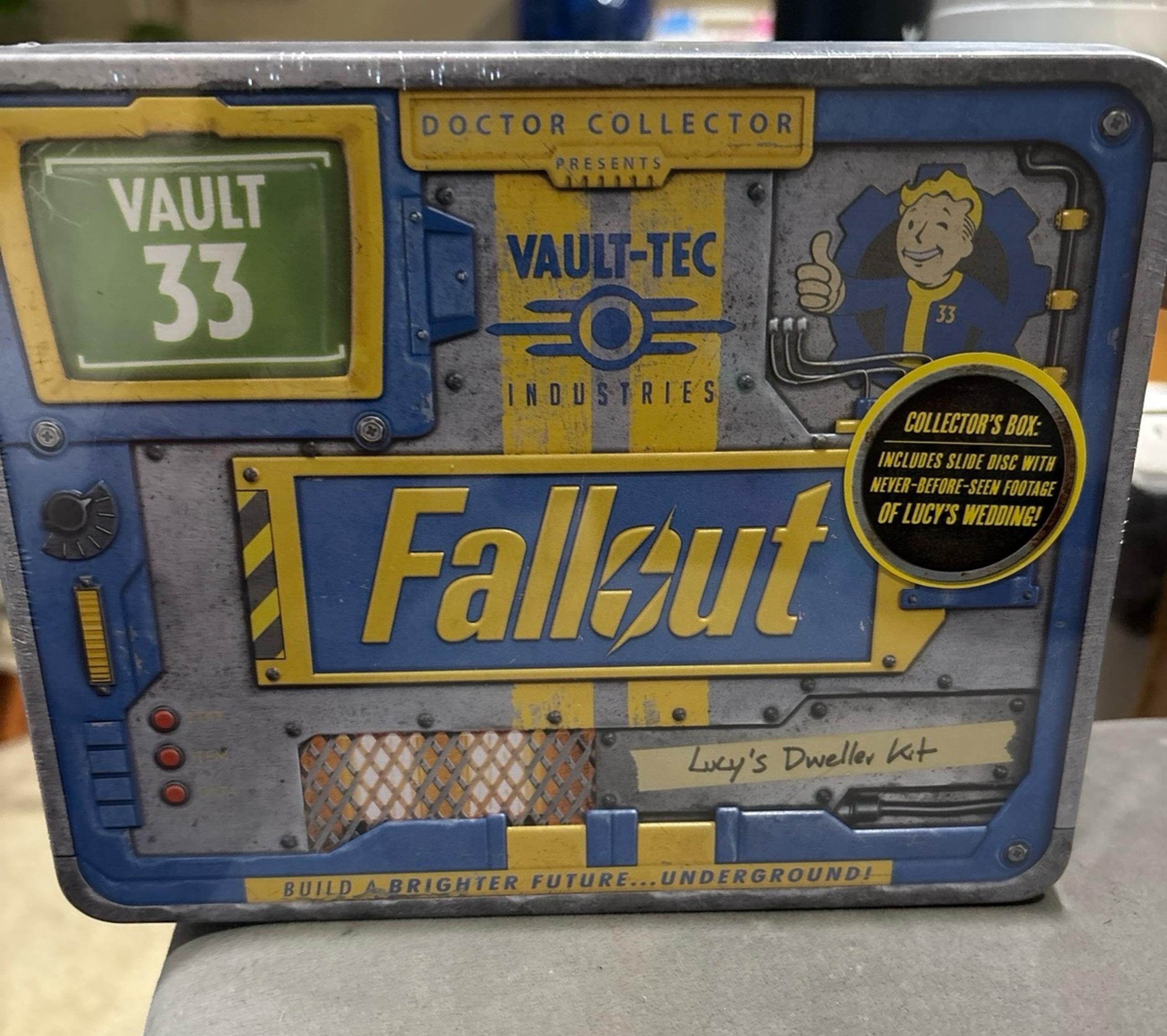 Fallout: Lucy's Dweller Kit, 13 Piece Set, Iconic Collectibles, TV Series Memora