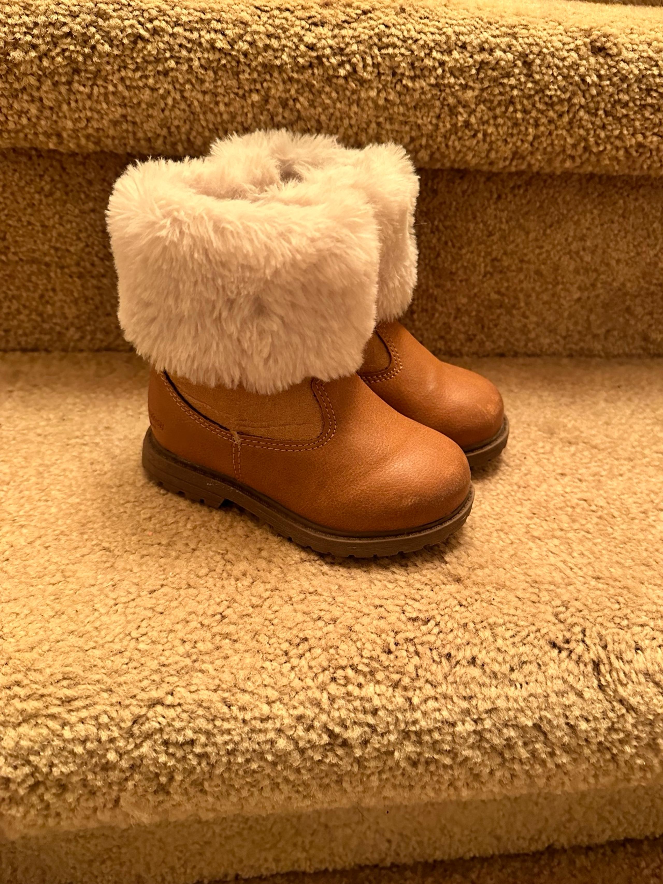 Toddler girls osh kosh fur boots size 6