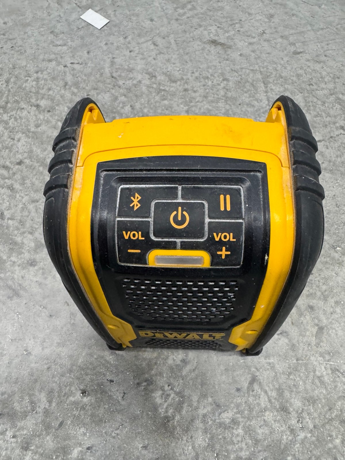DeWalt DCR006 Jobsite Bluetooth Speaker like new must have