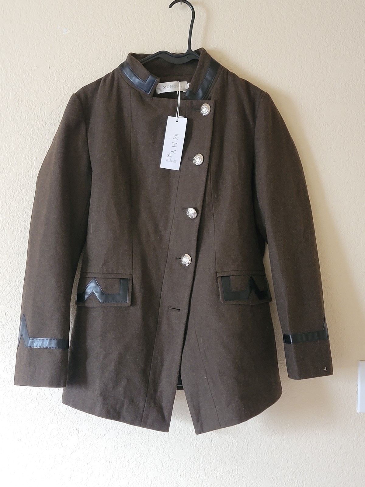 MOHOYN women coat size XL. NWT olive green color
