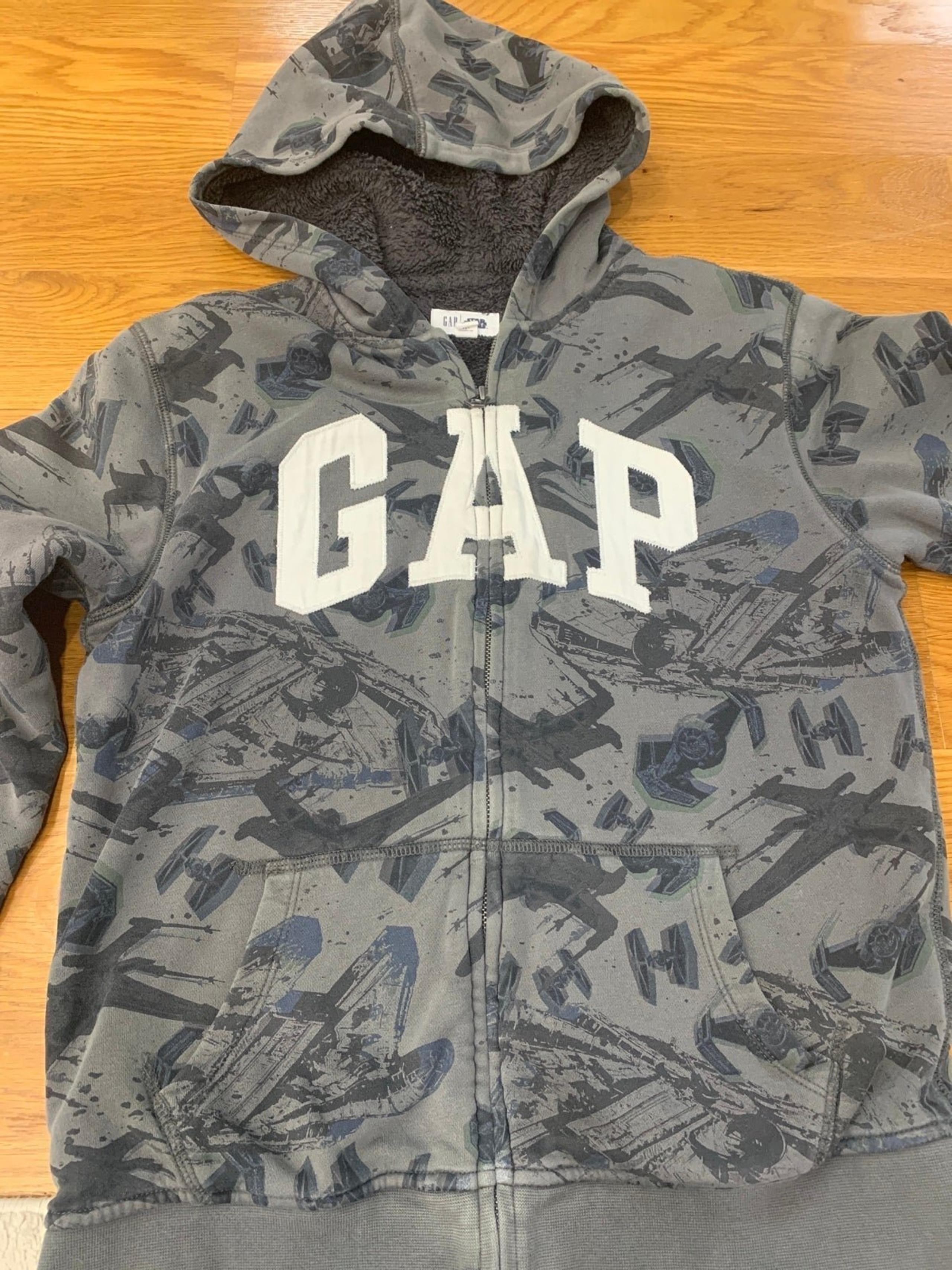 GAP (star wars themed) sweater