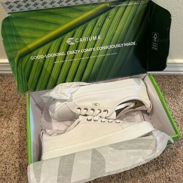 NWT 8.5 Women’s/7Mens OCA Low Off-White Canvas Sneaker Cariuma