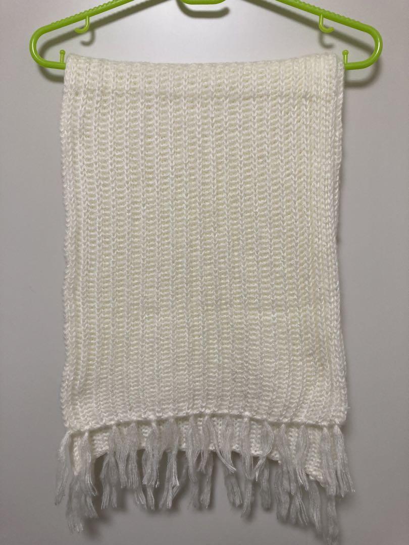 Knit scarf