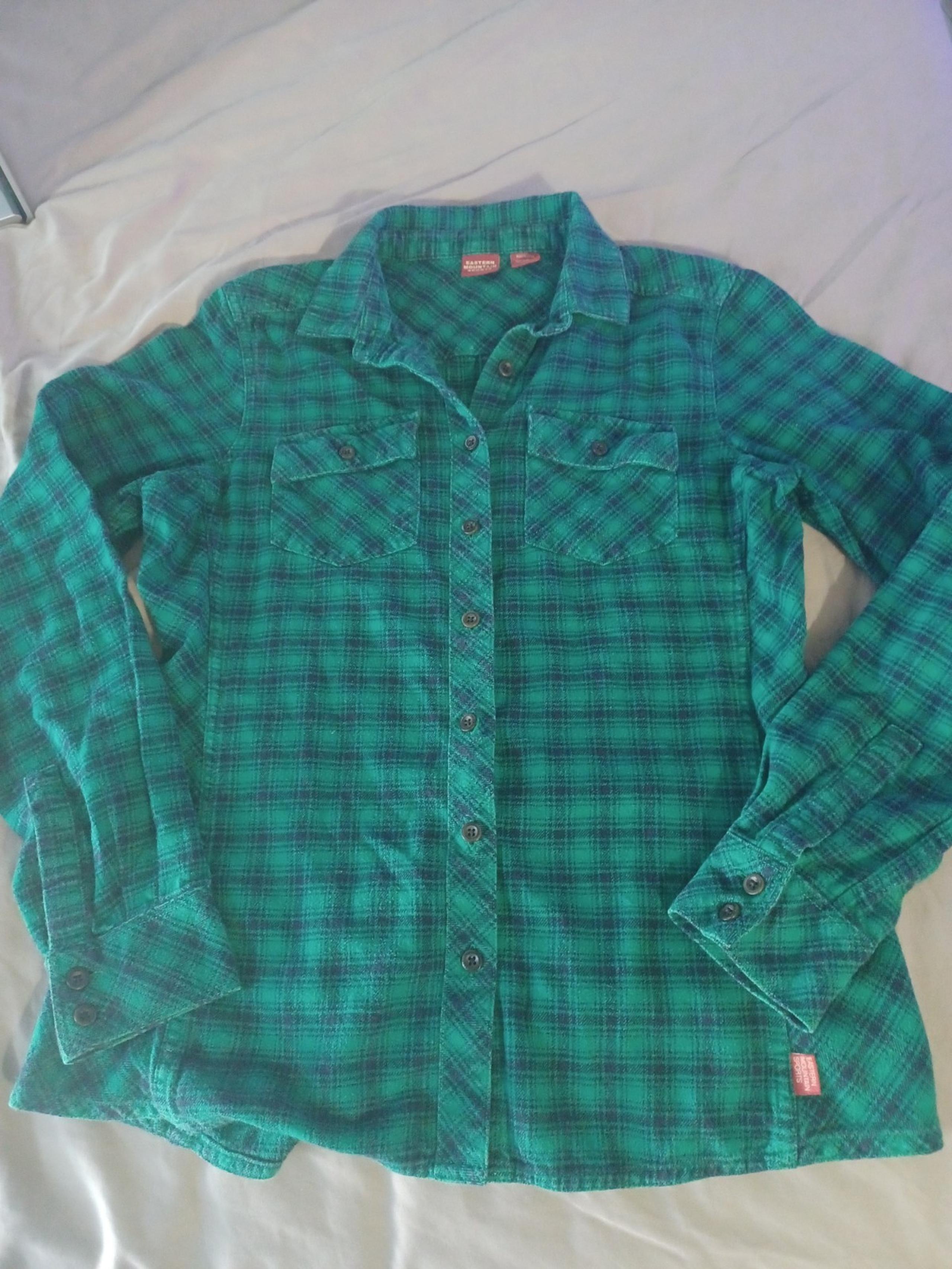Eastern Mountain Sports womens medium green blue plaid flannel button up shirt