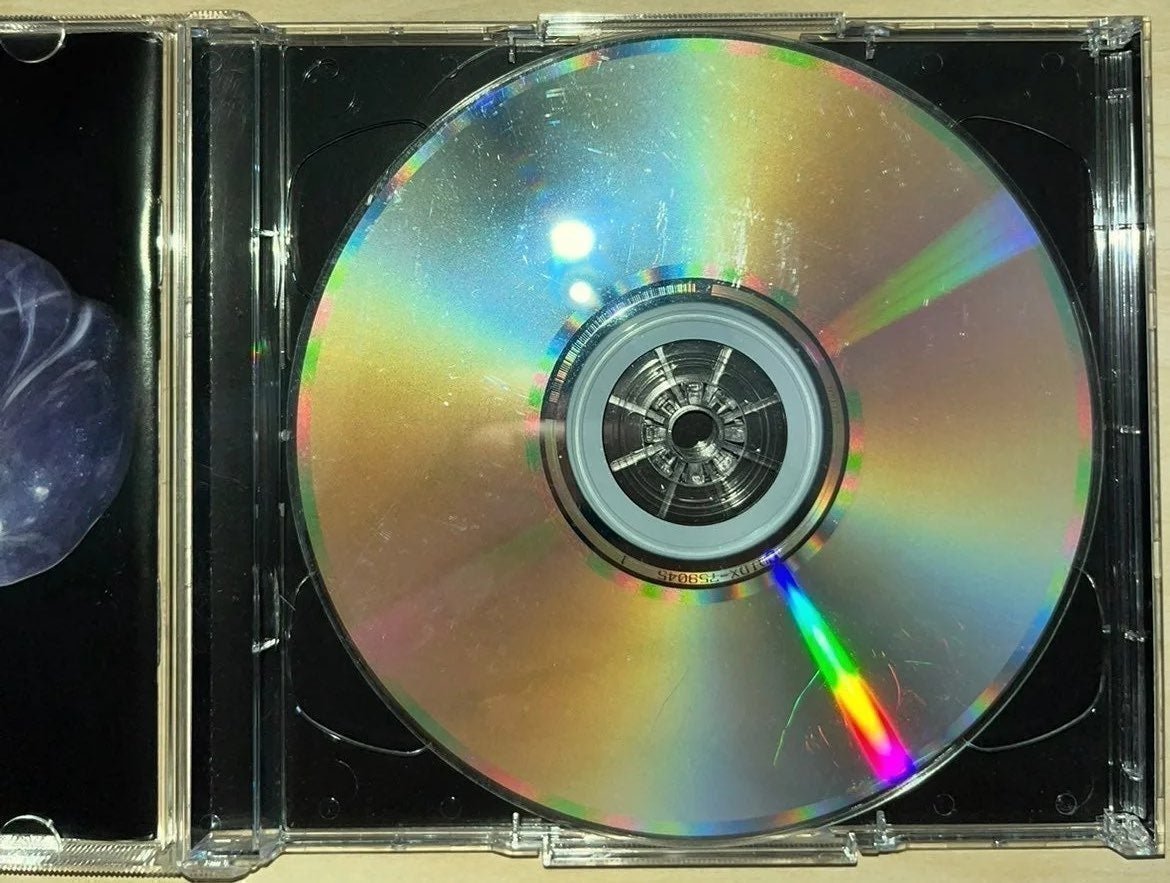 Lady Gaga Born This Way Deluxe Edition CD - detail