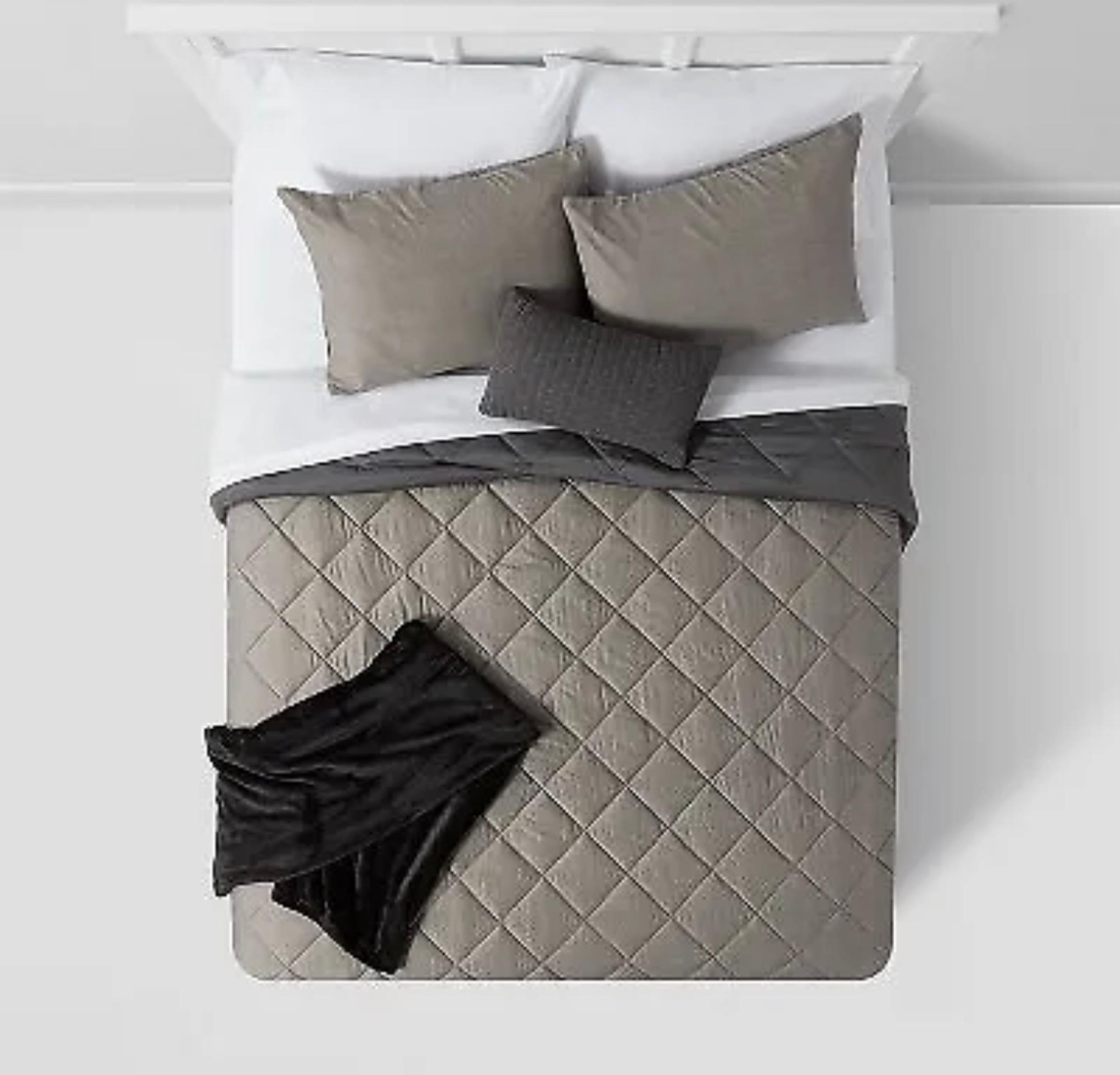 4pc Twin/Twin XL Solid Reversible Decorative Bed Set with Throw Gray