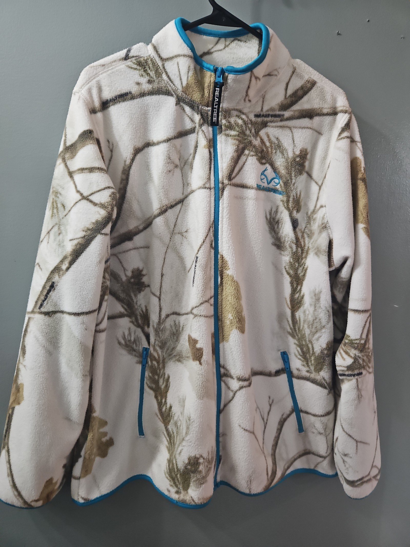 EUC! Women's White Camoflage Jacket Sz 2XL