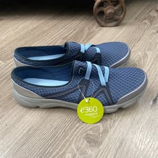 Easy spirit NWT/ 9.5