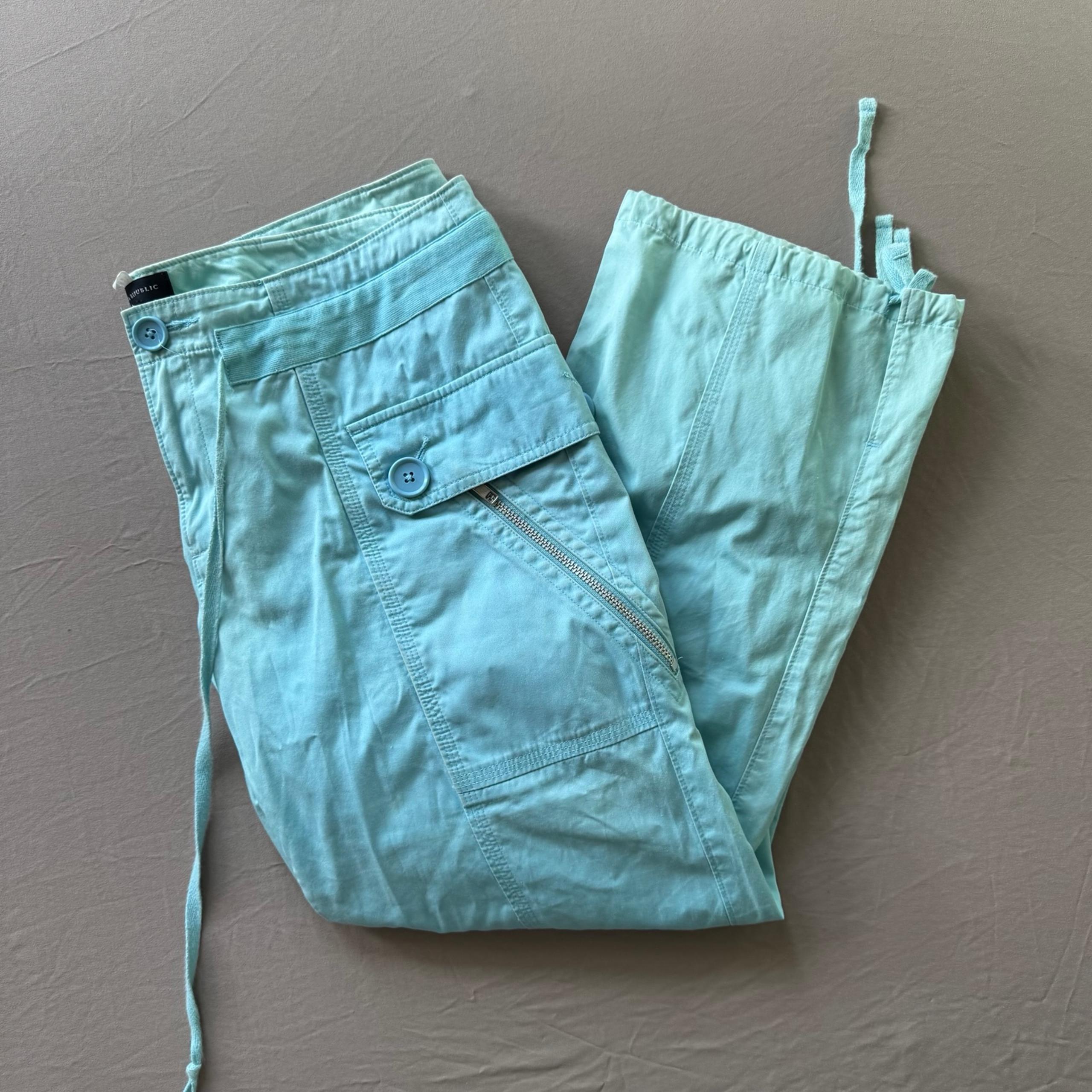 Vintage Y2K Banana Rebublic Cropped Cargo Pants