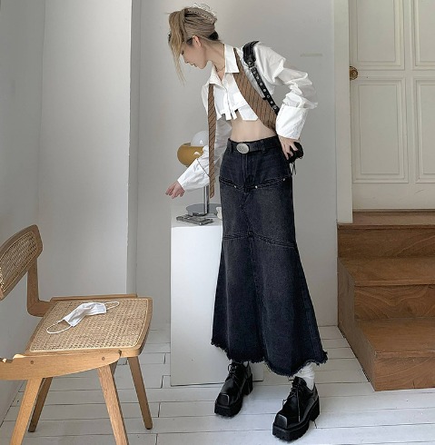 black skirt