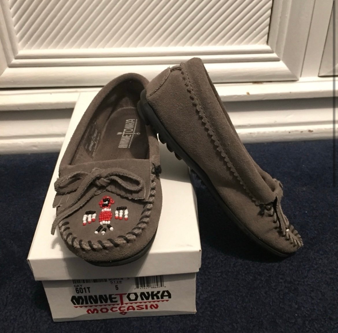 Women’s Size 5 Minnetonka Moccasin shoes