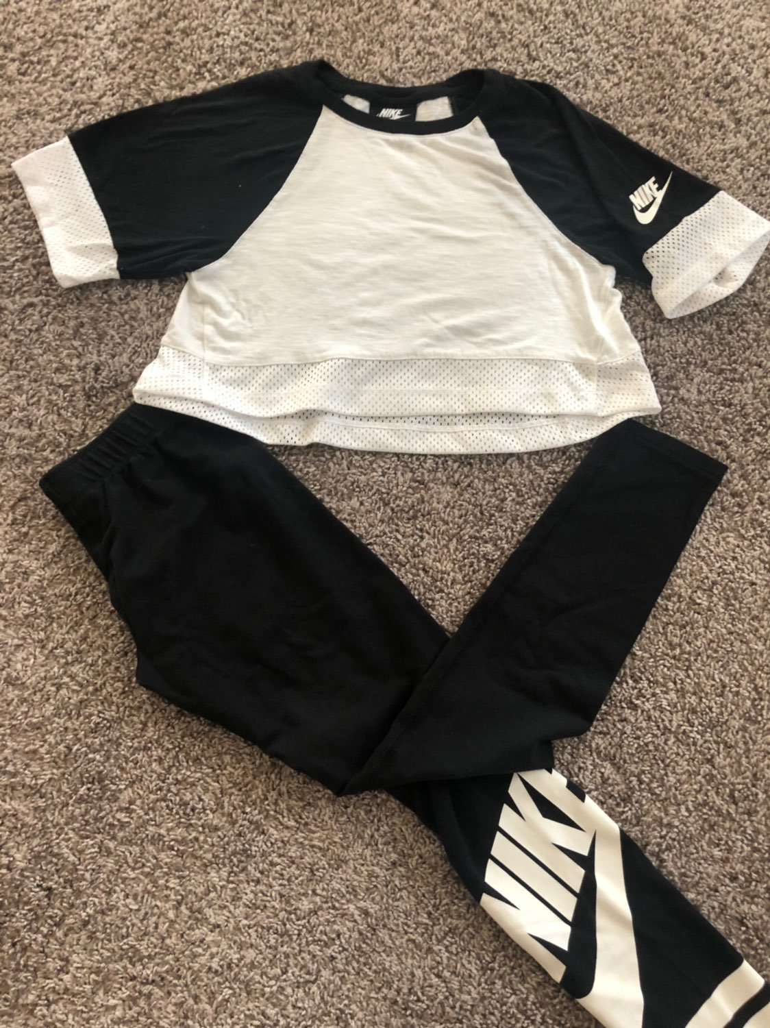 Nike Croptop And Leggings Outfit