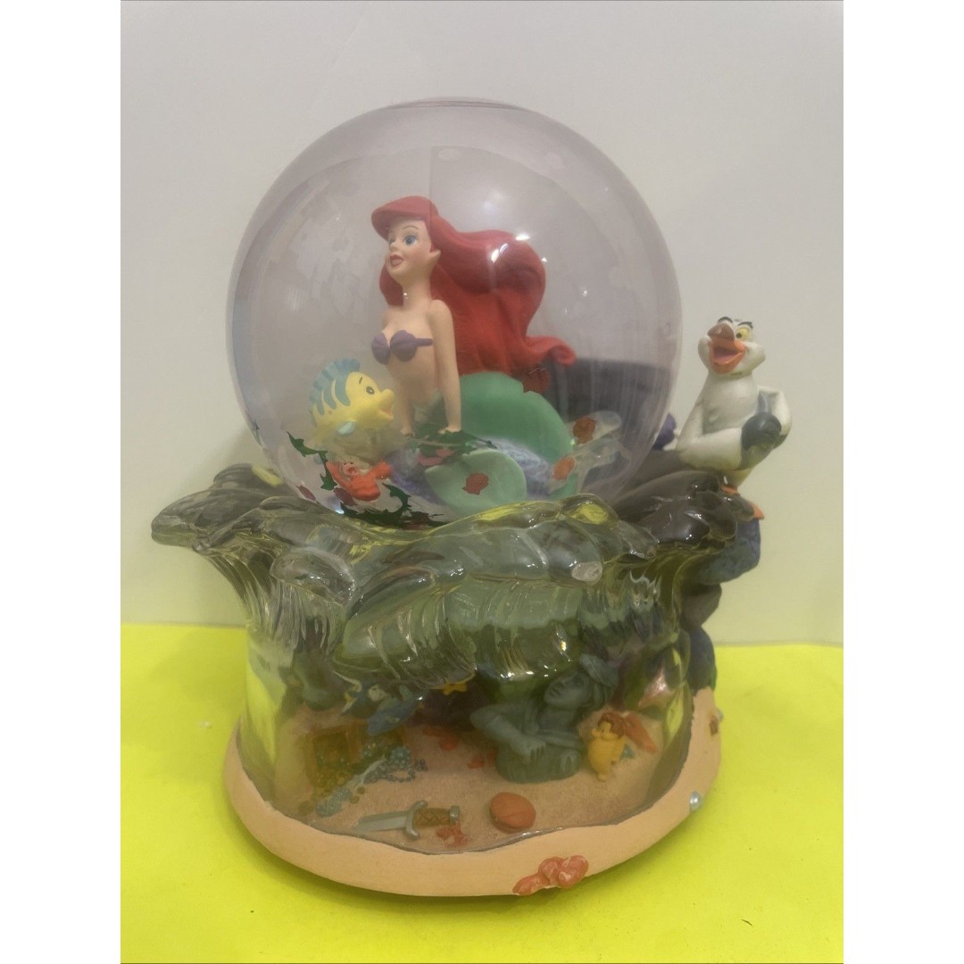 DISNEY THE LITTLE MERMAID SNOW GLOBE PLAYS UNDER THE SEA .WORKING