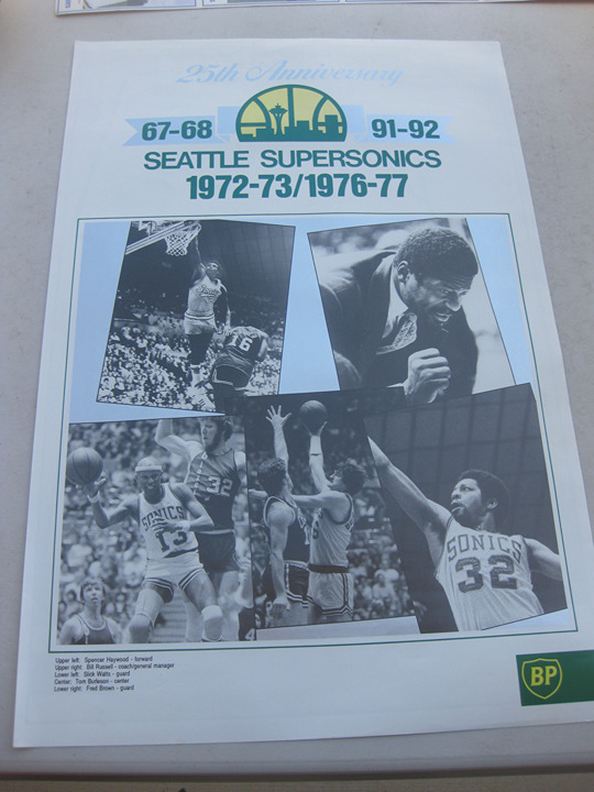 BP SEATTLE SUPERSONICS (1972-73 to 1976-77) 25th Anniversary Poster 18 x 12 -