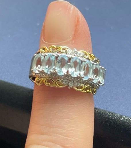 Sky blue topaz and white zircon 18k yellow gold and platinum bong size 5