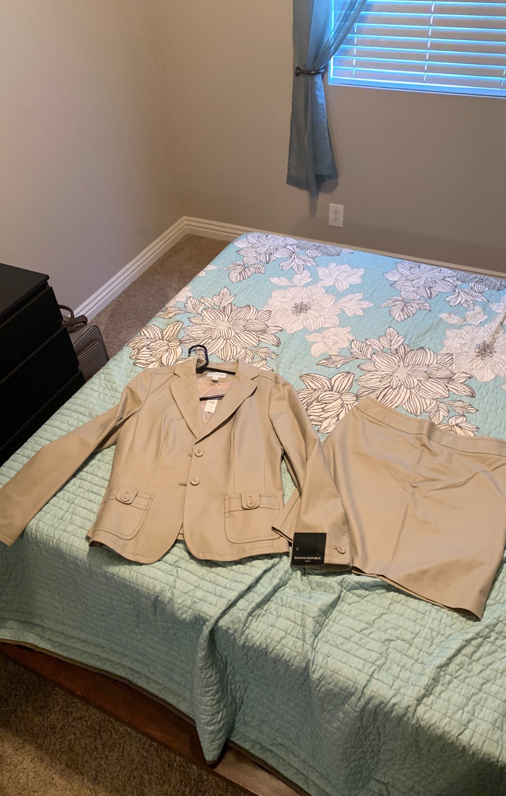 New With Tags Women's Banana Republic Su