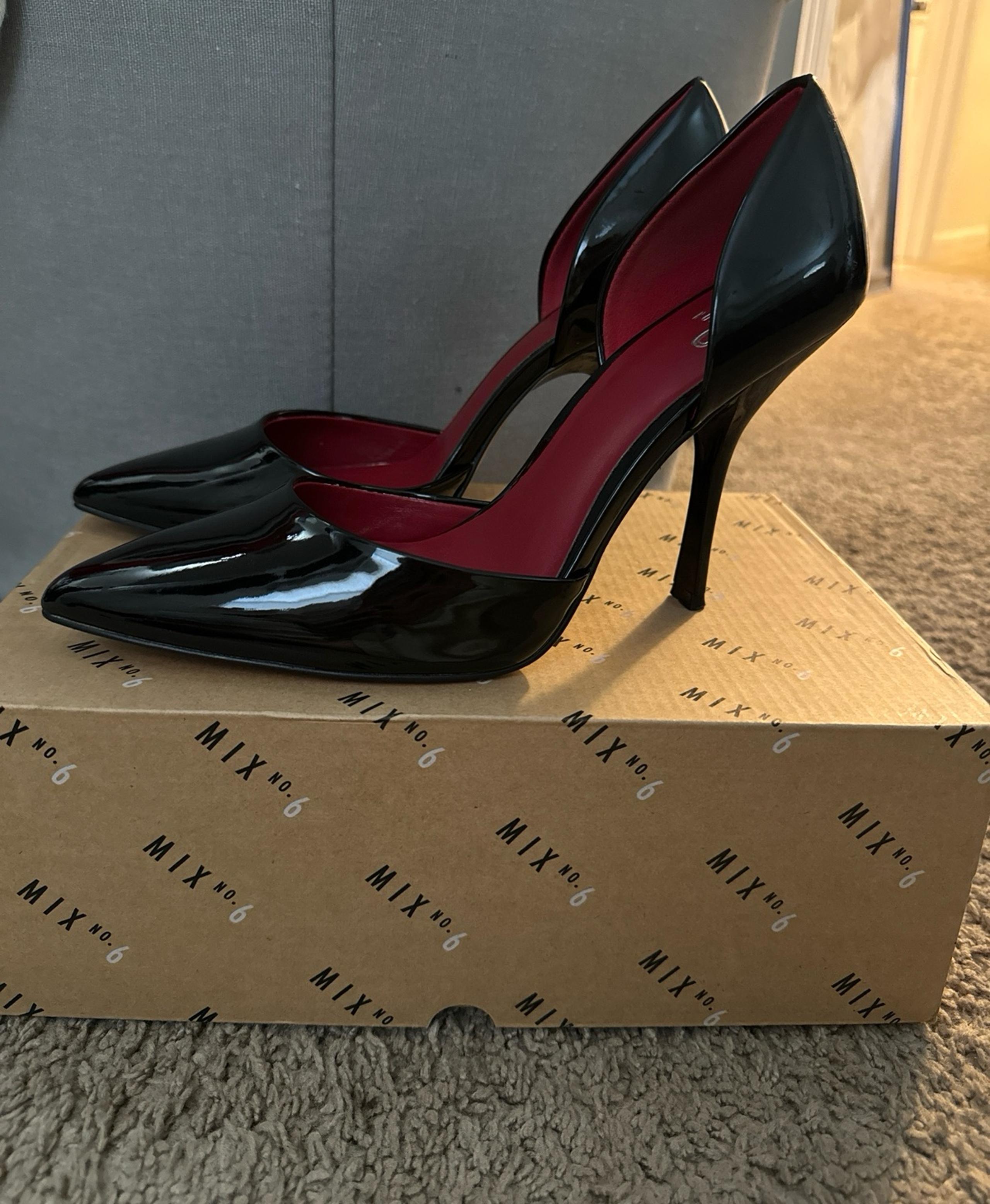 Mix No. 6 black pumps