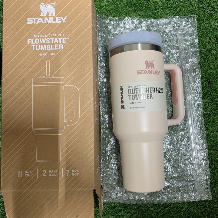 Stanley 40oz Flowstate Quencher H2.0 Tumbler