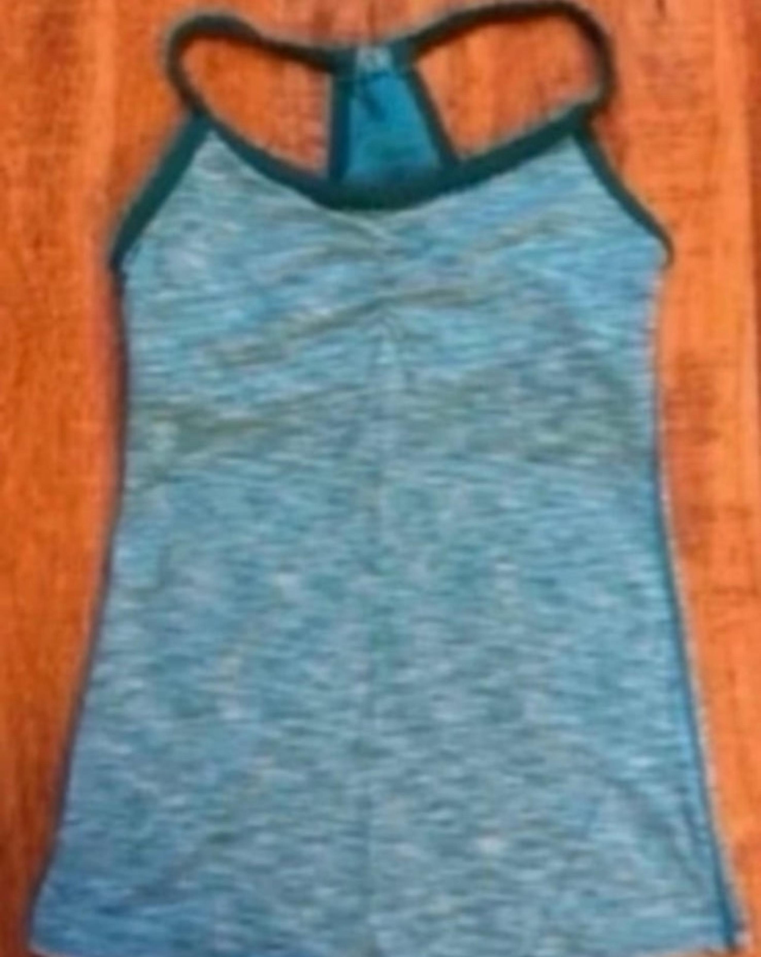 Small Women’s Lucy Activewear Tank Top Shelf Bra