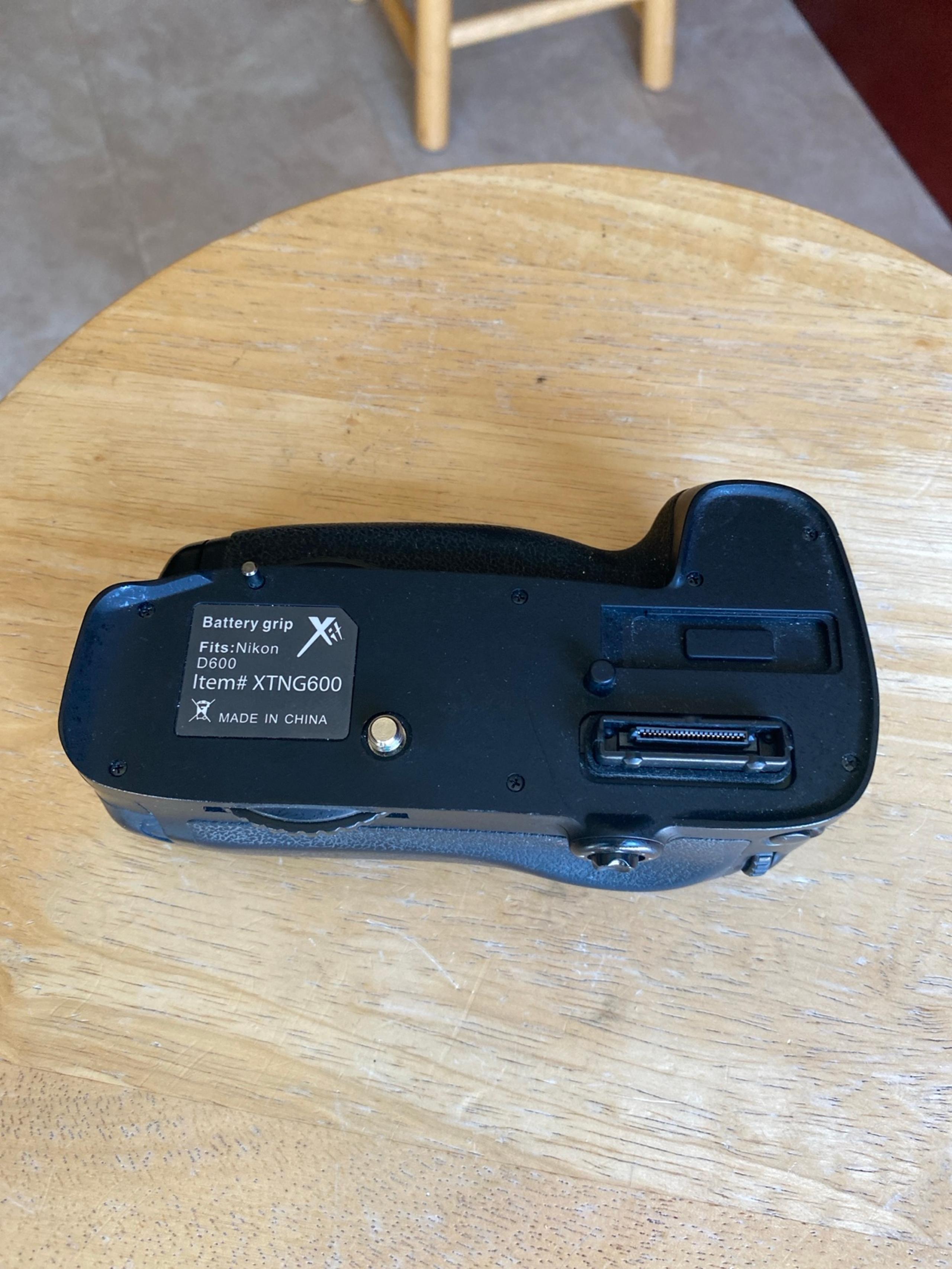 Xit XTNG600 Digital Camera Battery Power Grip for Nikon D600 / D610