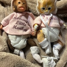 Ashton drake monkey &girl kitty figurines ,only one shoe , lost rest
