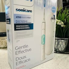 Philips Sonicare ProtectiveClean 4700 Electric Toothbrush Electric White w/Case