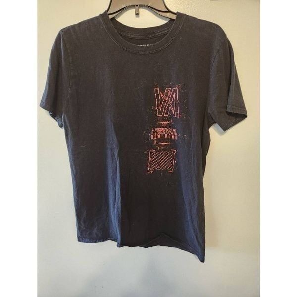 I Prevail Size M Black Bow Down Band Music T-shirt