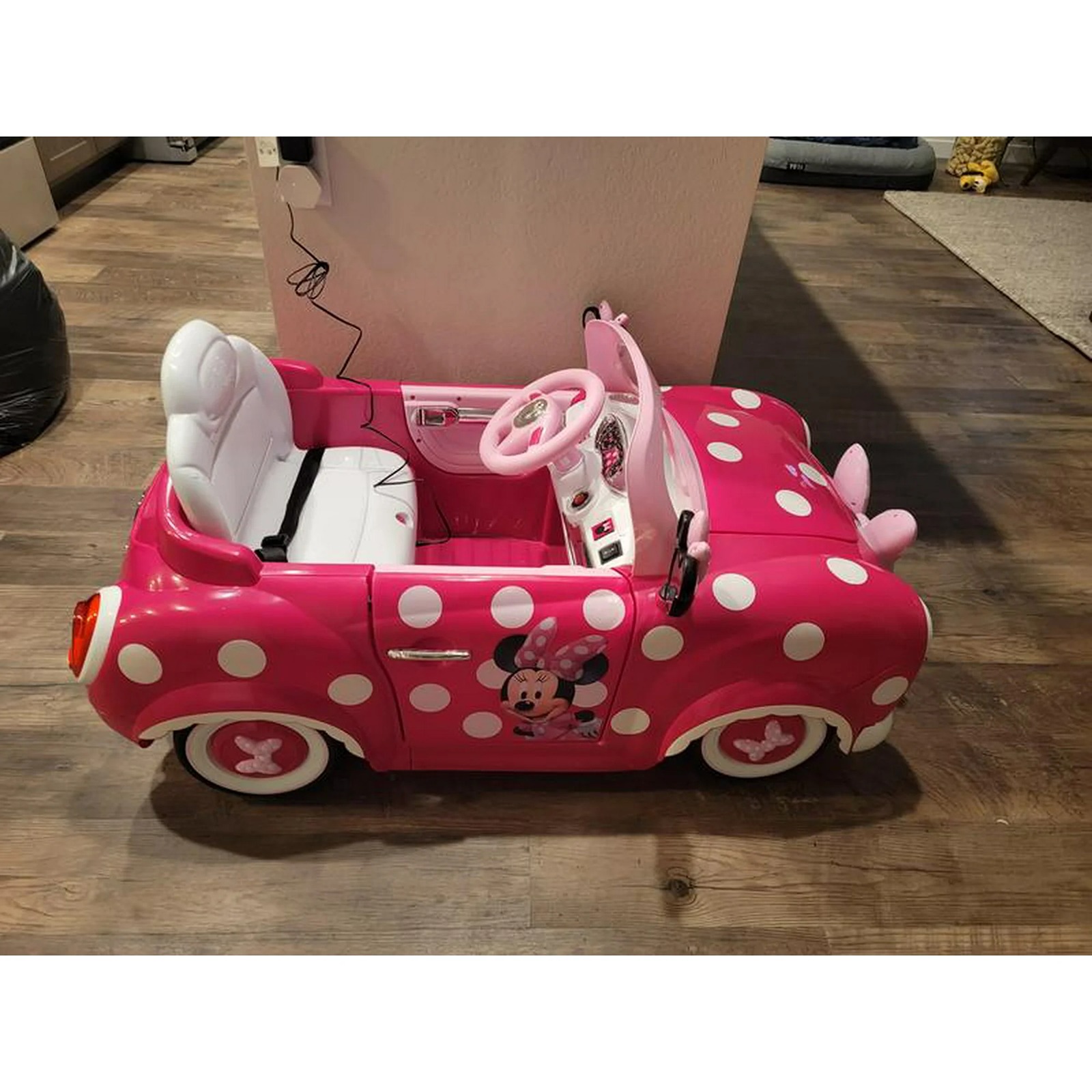minnie mouse ride along car