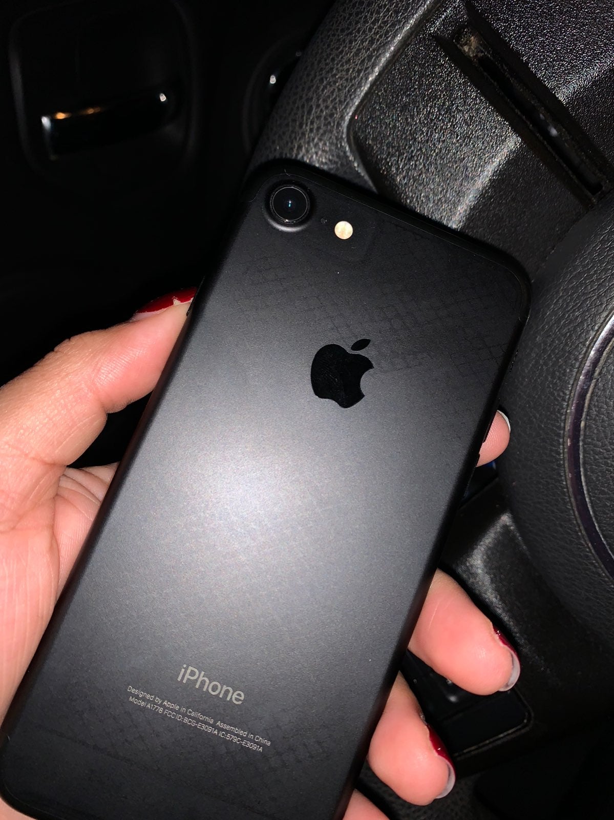 超美品　iphone7 128GB ブラック Apple iPhone 7 32GB 128GB Black Unlocked Smartphone Grade B