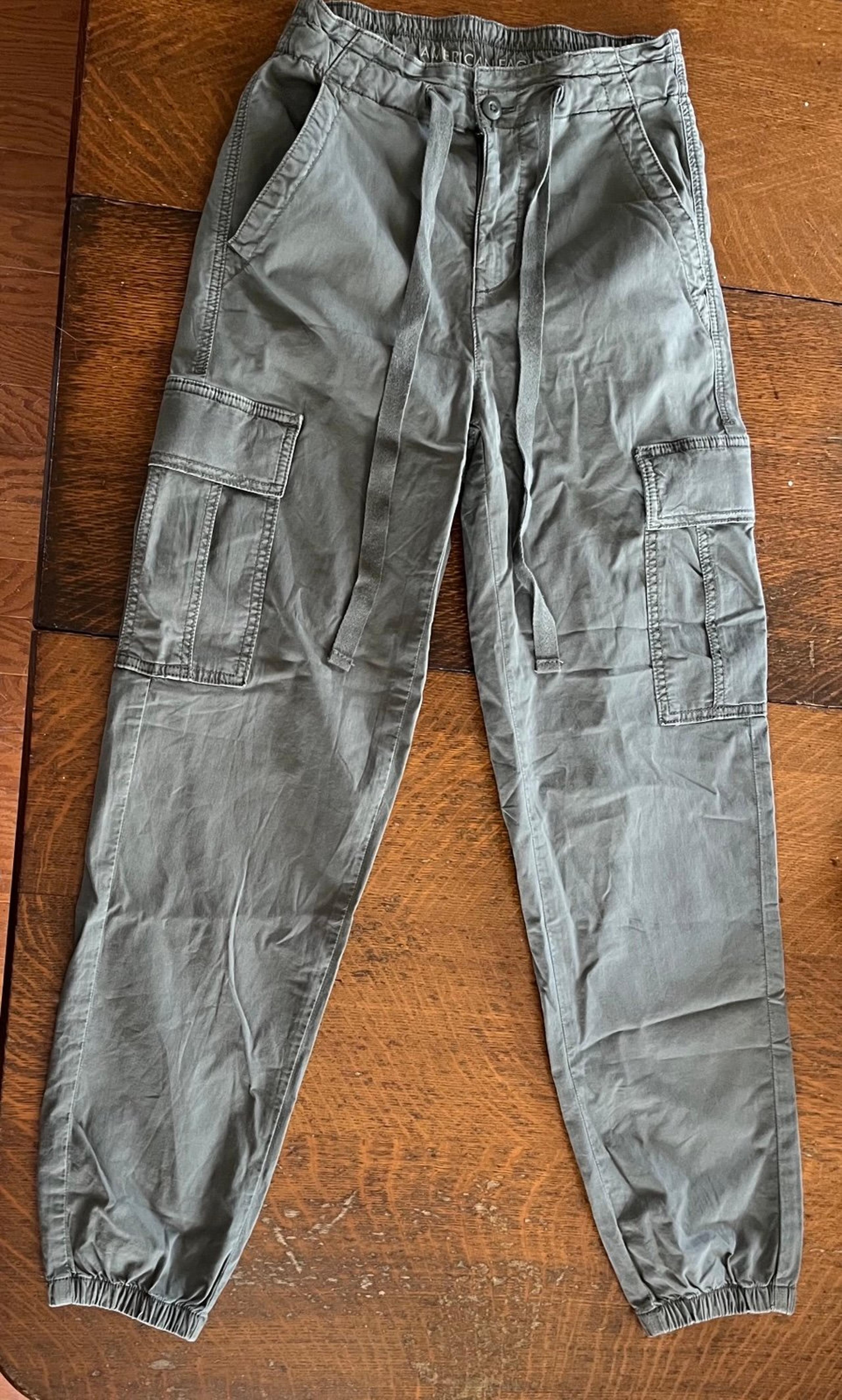 American Eagle cargo pants women’s size 0 green