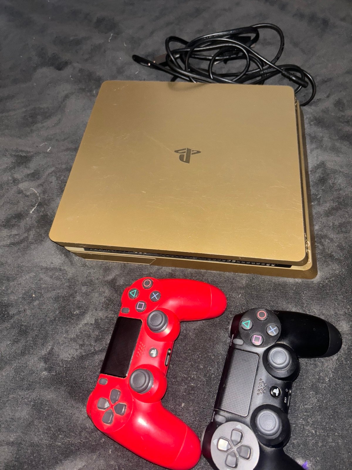 PlayStation 4 Gold Slim *limited edition*