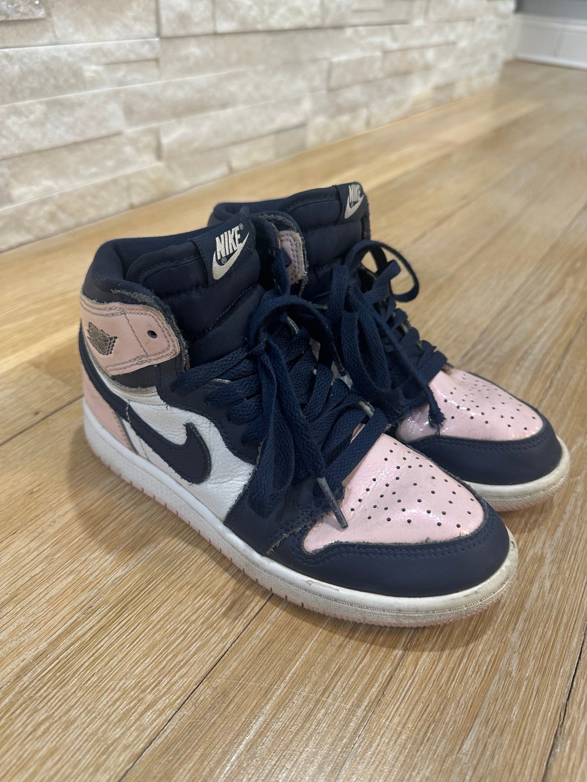 Jordan 1 Little Kids Size 2 Bubblegum patent pink and blue sneakers