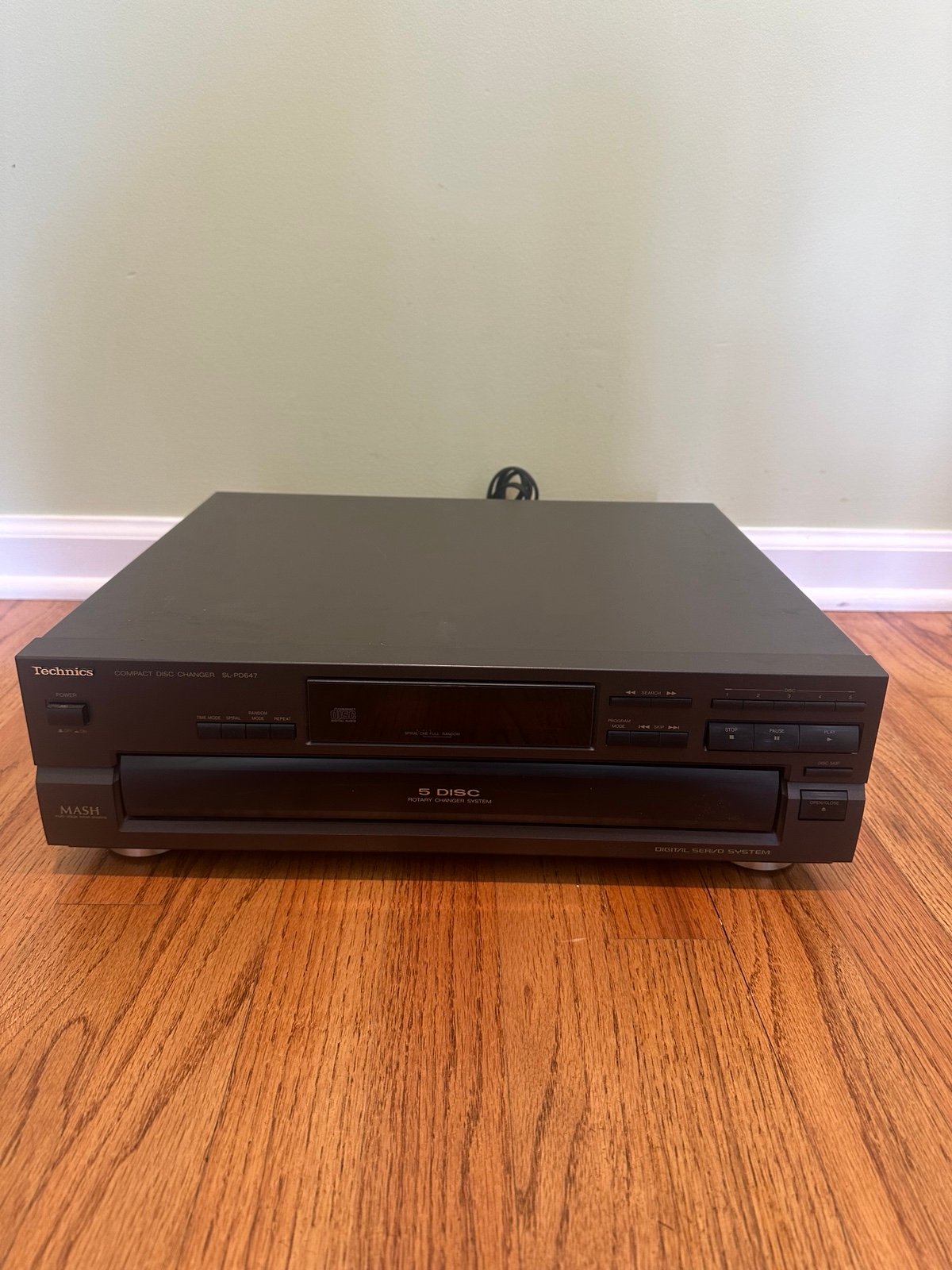 Technics 5 Disc Carousel CD Player - SL-PD647