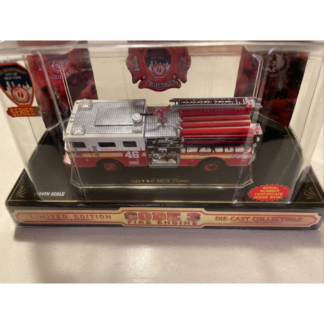2003 CODE 3 City Of New York Seagrave Engine 46 Pumper Fire Truck 1/64