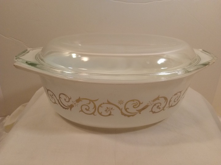 Vintage Promotional Empire Scroll 1 1/2 Quart Oval Casserole Dish with Lid 043