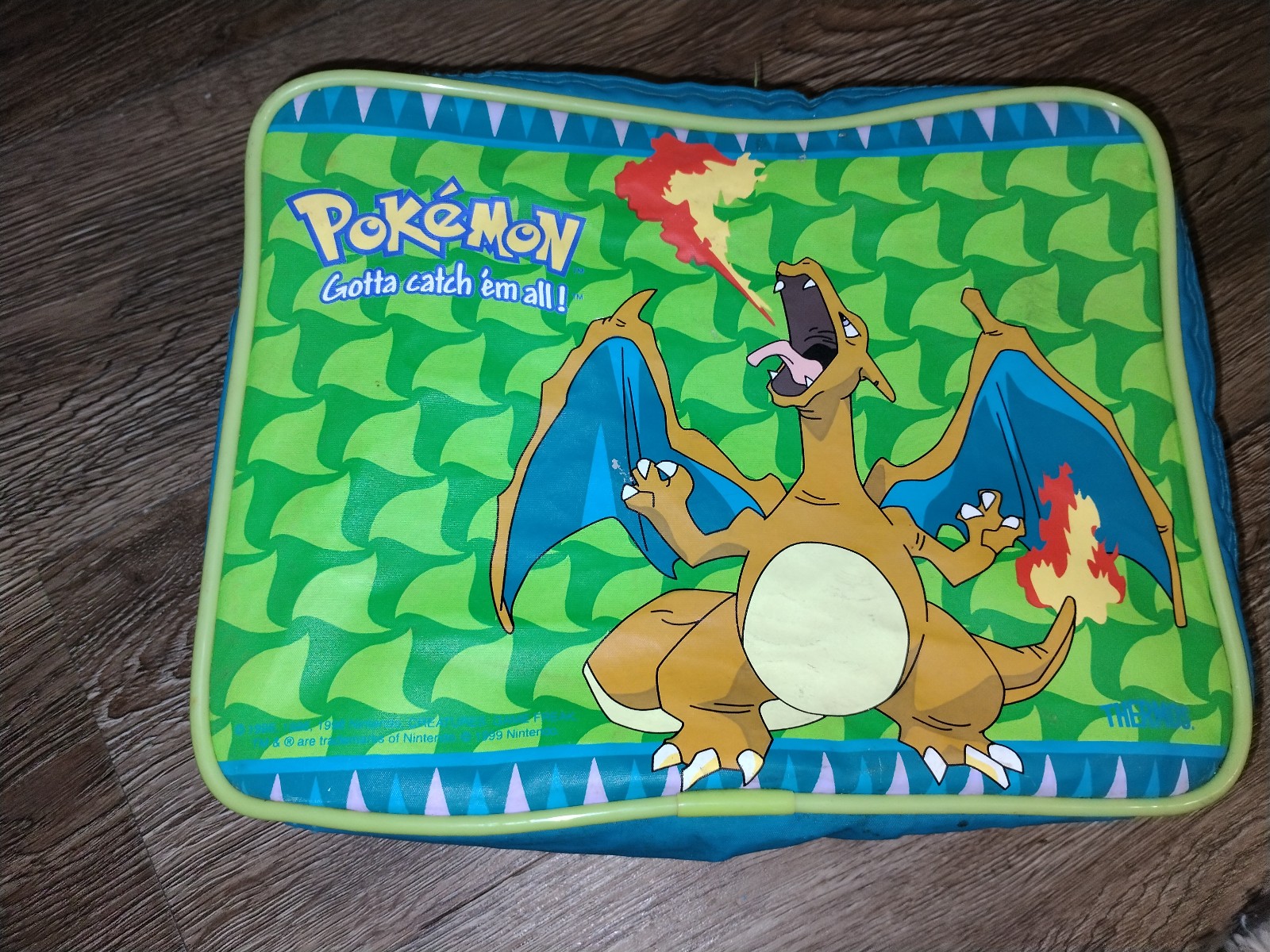 VINTAGE Pokémon Lunchbox (Charizard)