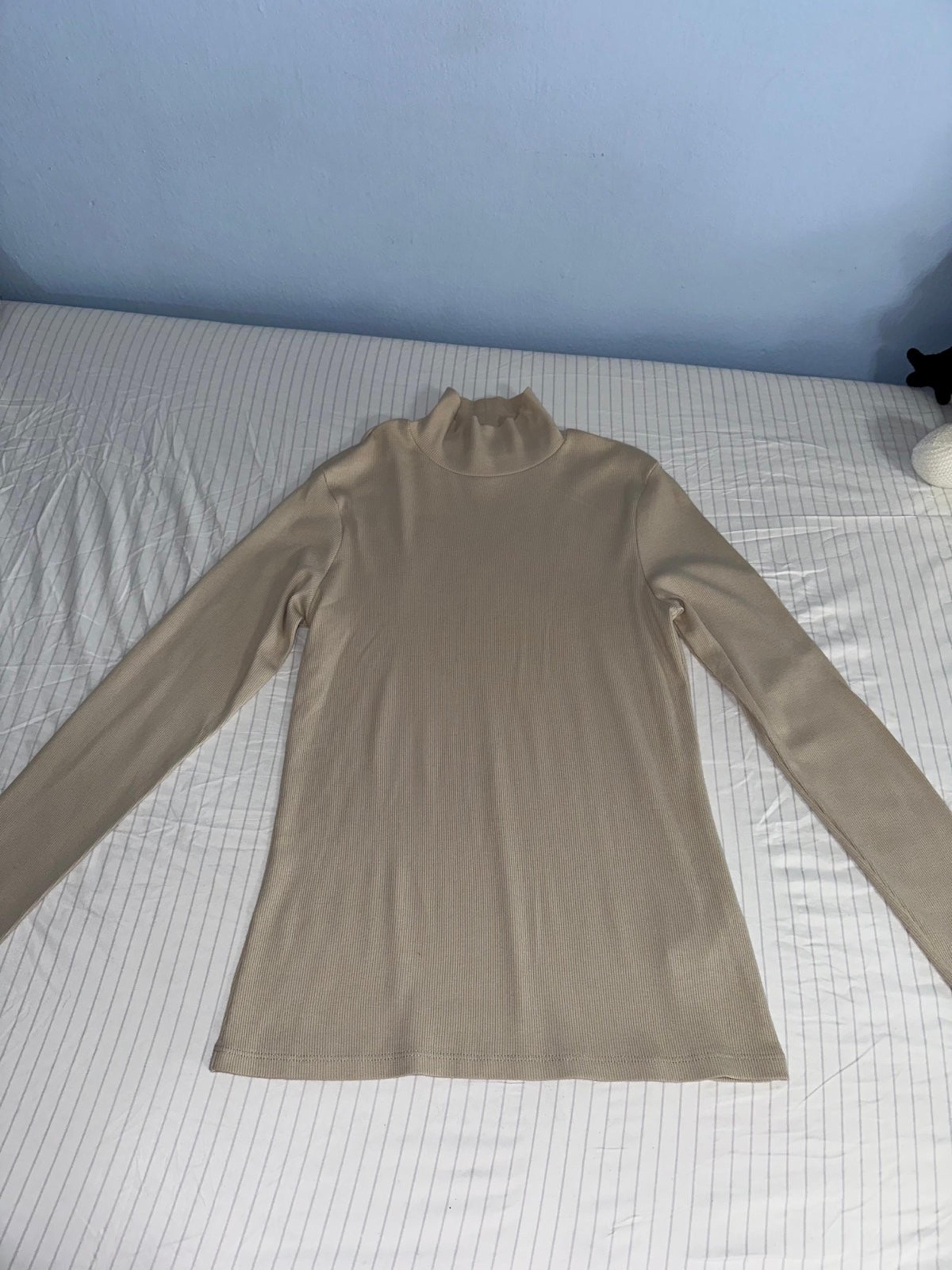 H&M long sleeve ribbed turtleneck