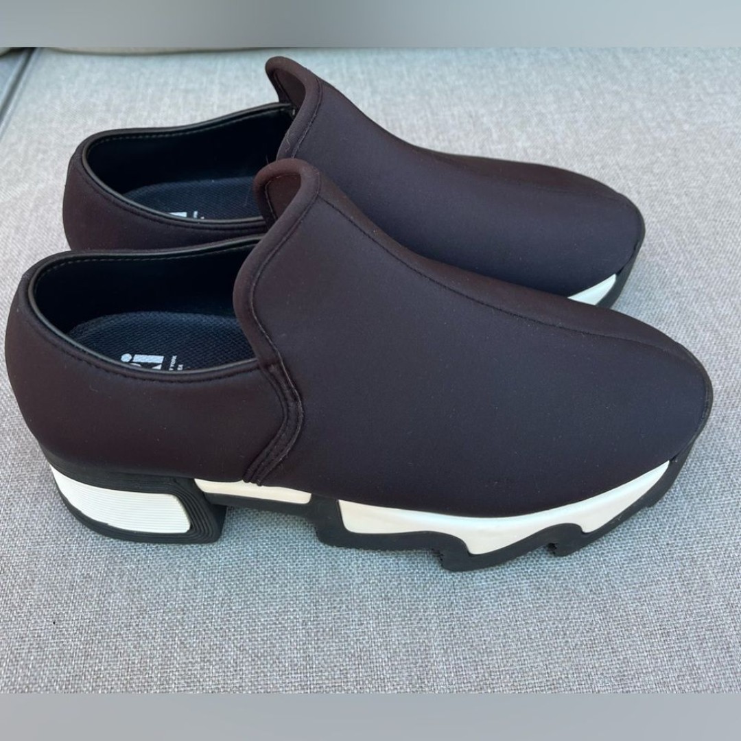 IRI Wes Black Outline low top sneakers, legendary wavy outsole, brand new, 7.5