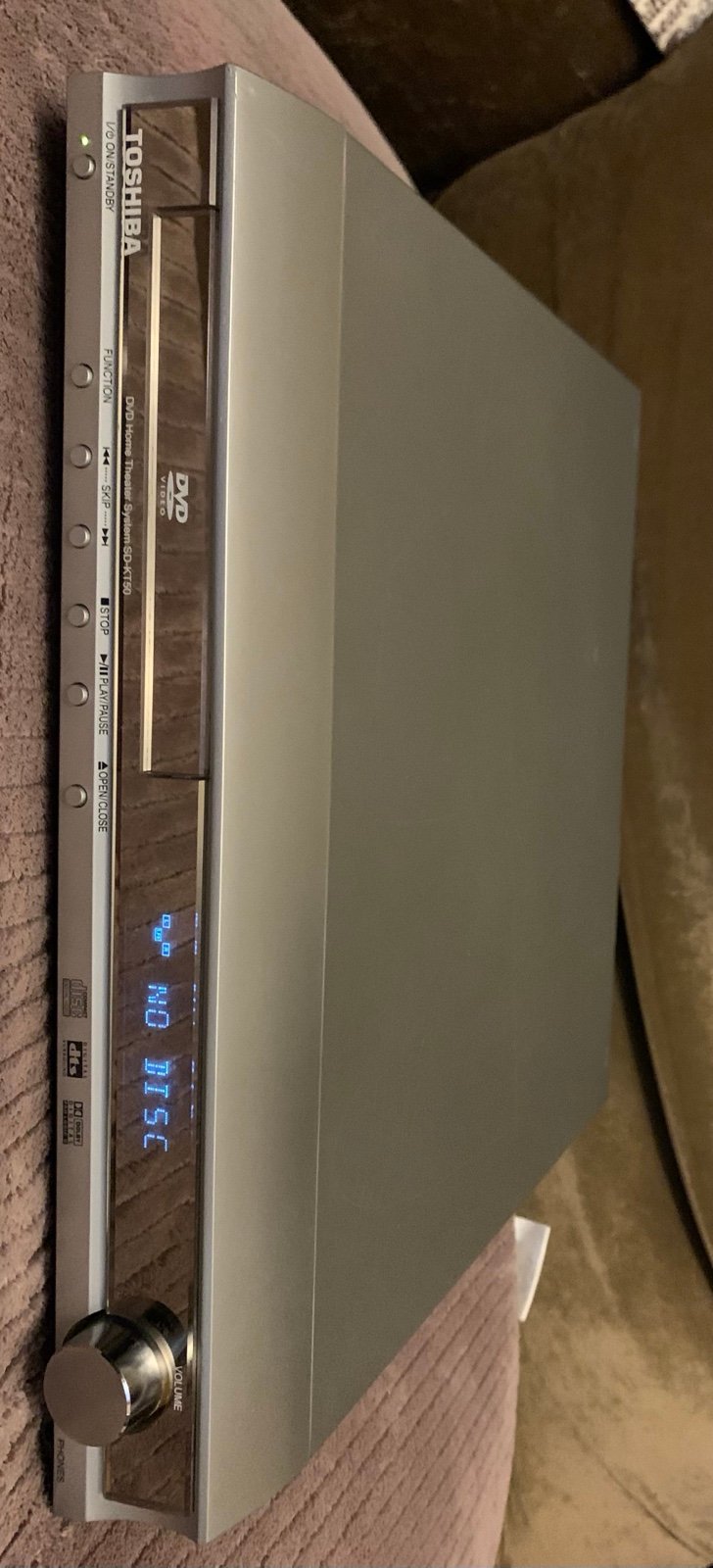 TOSHIBA 320 WATT DVD HOME THEATER SYSTEM MODEL NO. SD-KT50SU, PRE-OWNED, E.C.