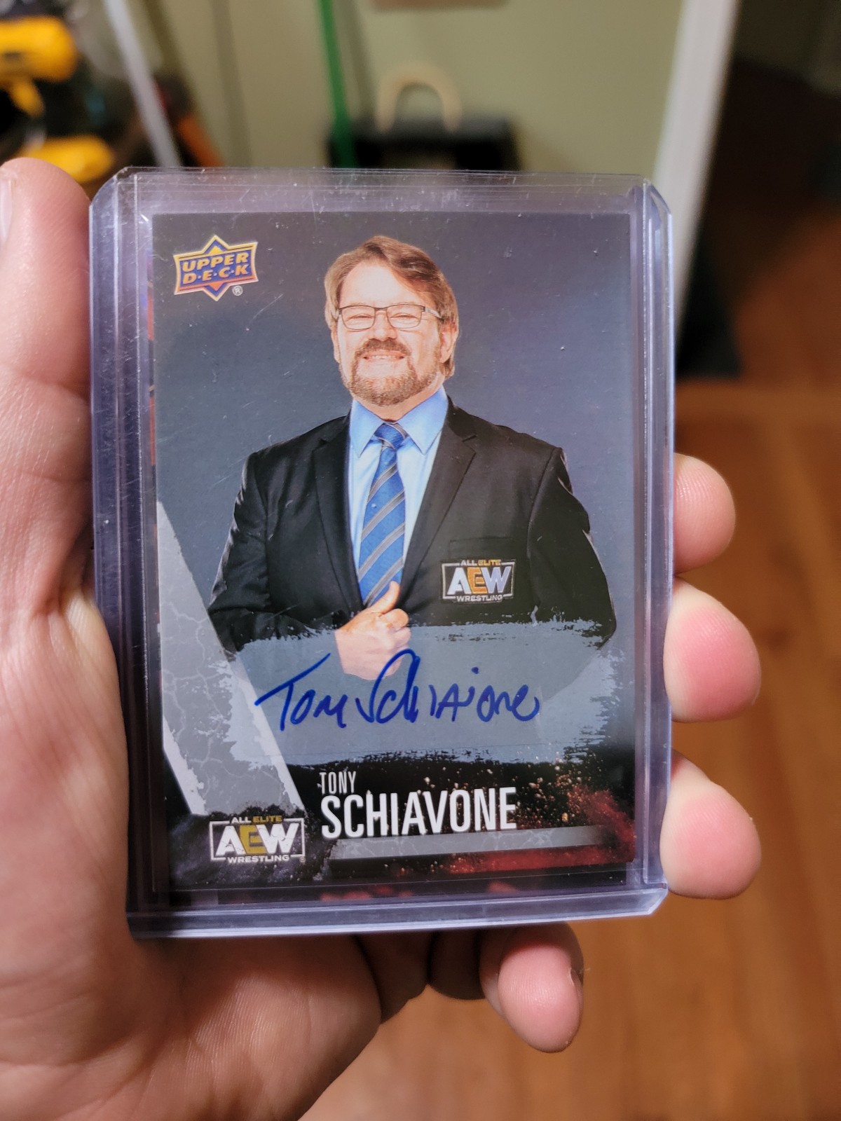 Aew first edition upper deck Tony Schiavone signed trading card