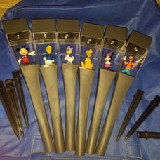Disney Mickey Mouse & Friends, 6 Solar Powered Lighted Pathways, Includes Stakes