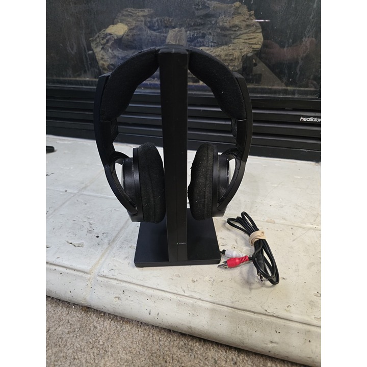Sony MDR-RF985R Wireless Headphone W/ Transmitter Base