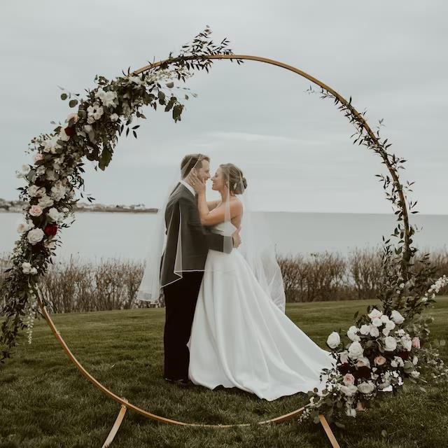 7.5 FT Tall Gold Round Metal Wedding Arch, Photo Booth Backdrop Stand