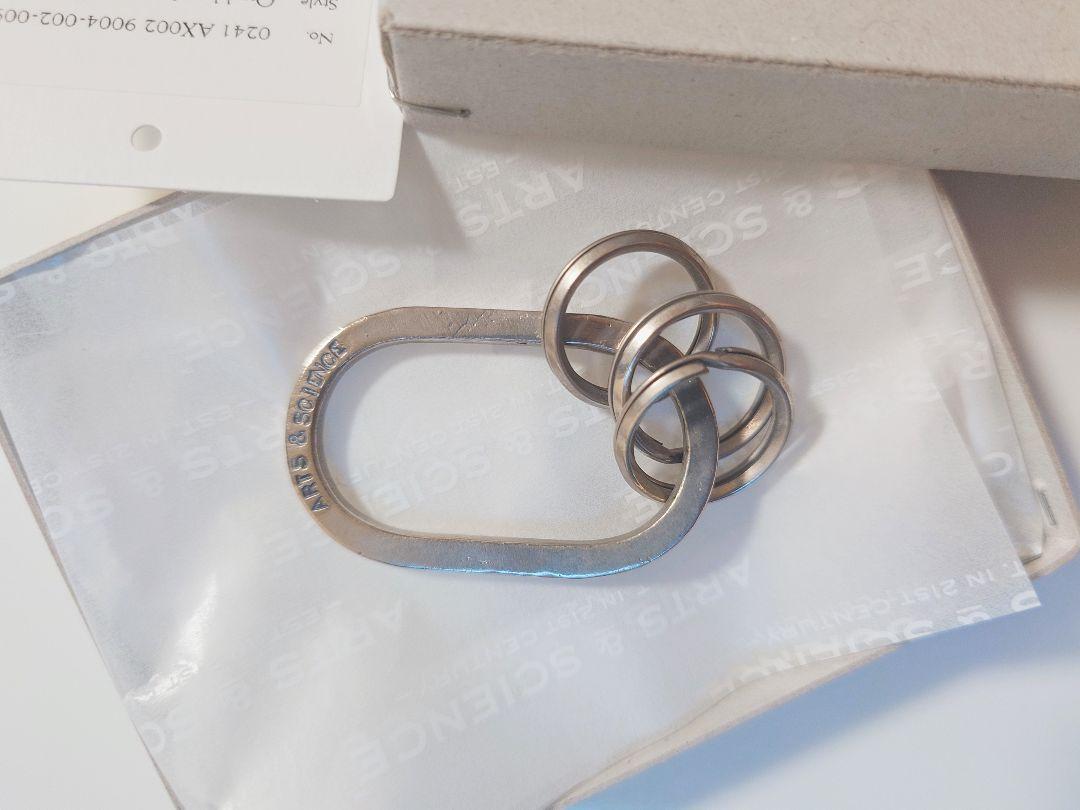 ARTS & SCIENCE／Keyhole keyring – LABORATORIO