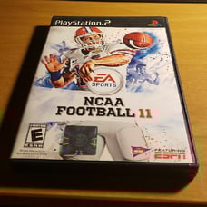 NCAA FOOTBALL 11 (PS2)
