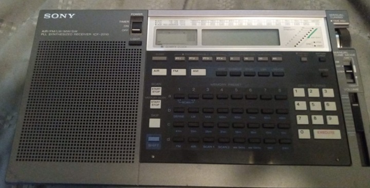 SONY ICF-2010 PLL SHORTWAVE RADIO SYN RECEIVER AIR FM/LW/MW/SW