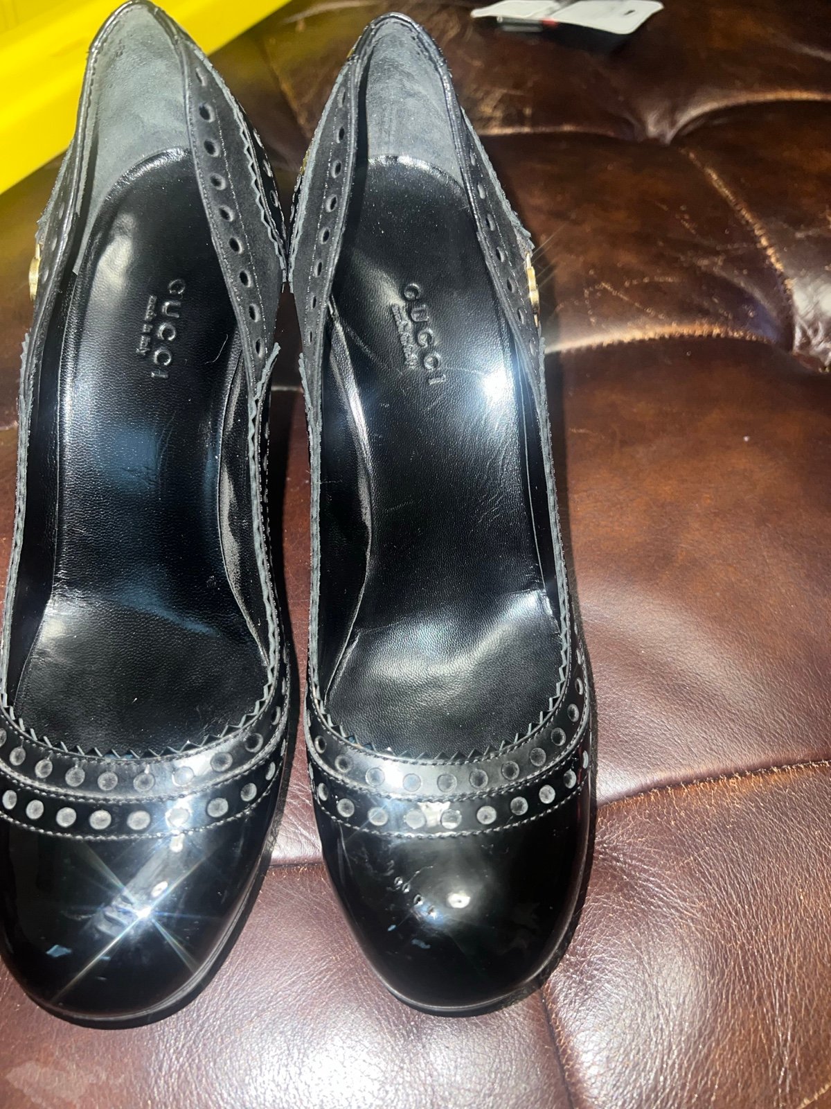 Authectic Gucci Black Leather Brogue Detail Logo Pumps