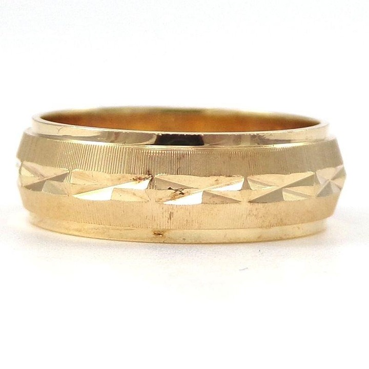 14K Yellow Gold Diamond Cut Wedding Ring