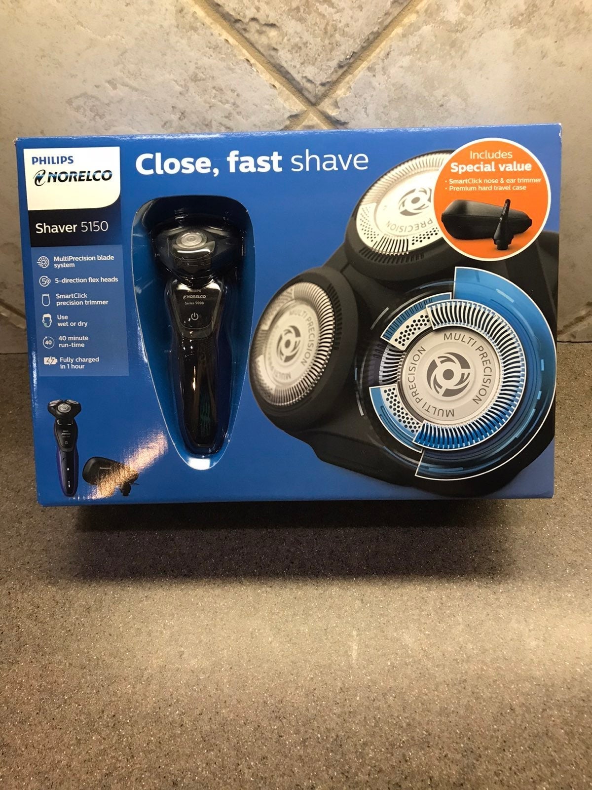 Philips Norelco Shaver 5150 with SmartClick Nose & Ear Trimmer